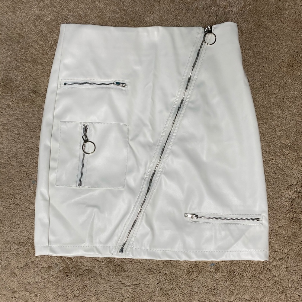 PU Leather Mini skirt w/ zipper detail